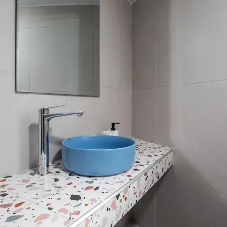 Nadu Rhodes Apartment